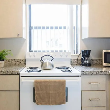 Studio In Pompano Beach Two Blocks From The Ocean Exterior photo