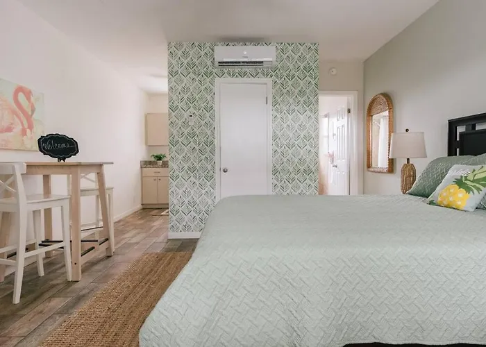 Studio In Pompano Beach Two Blocks From The Ocean